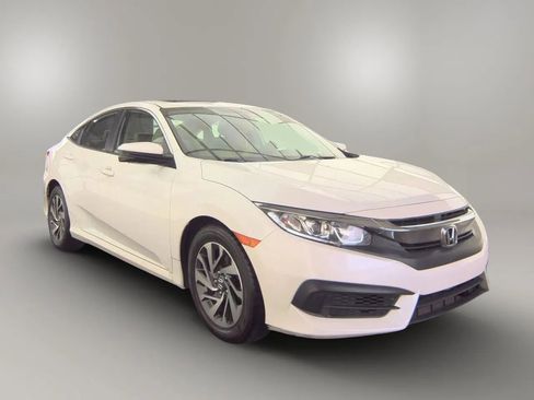 Used 2018 Honda Civic EX image 4