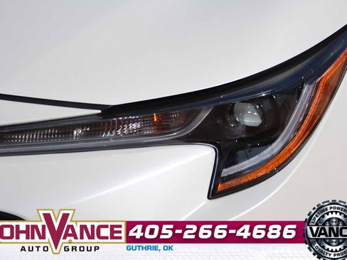 Used 2026 Toyota Corolla LE FWD image 5