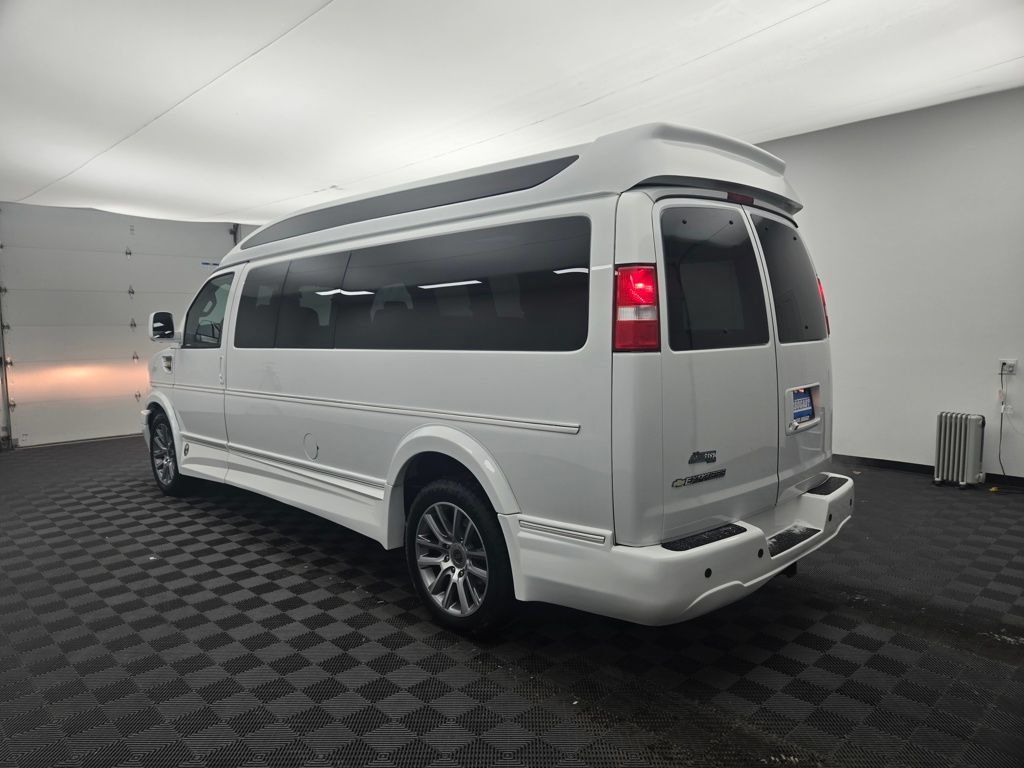 Used 2020 Chevrolet Express 2500 Extended RWD image 10