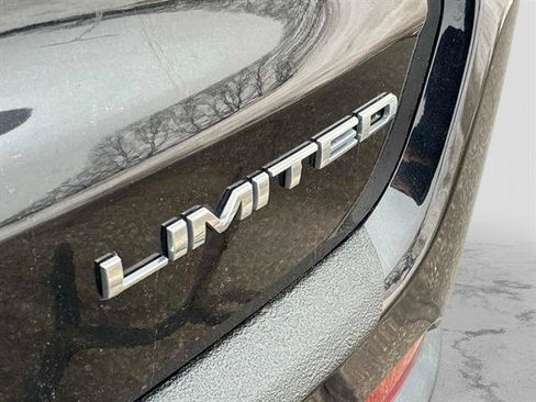 Used 2017 Jeep Compass Limited w/ Navigation Group image 11