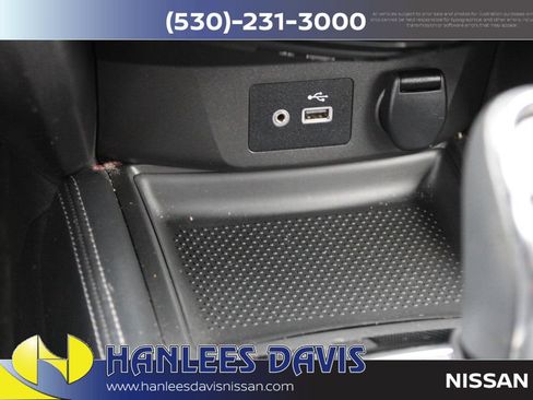 Used 2018 Nissan Rogue SL FWD image 22