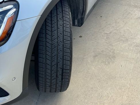 Used 2022 Mercedes-Benz GLC 300 image 9