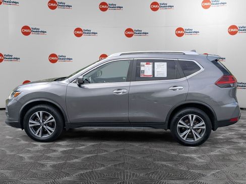 Used 2019 Nissan Rogue SV w/ Premium Package AWD/4WD image 8
