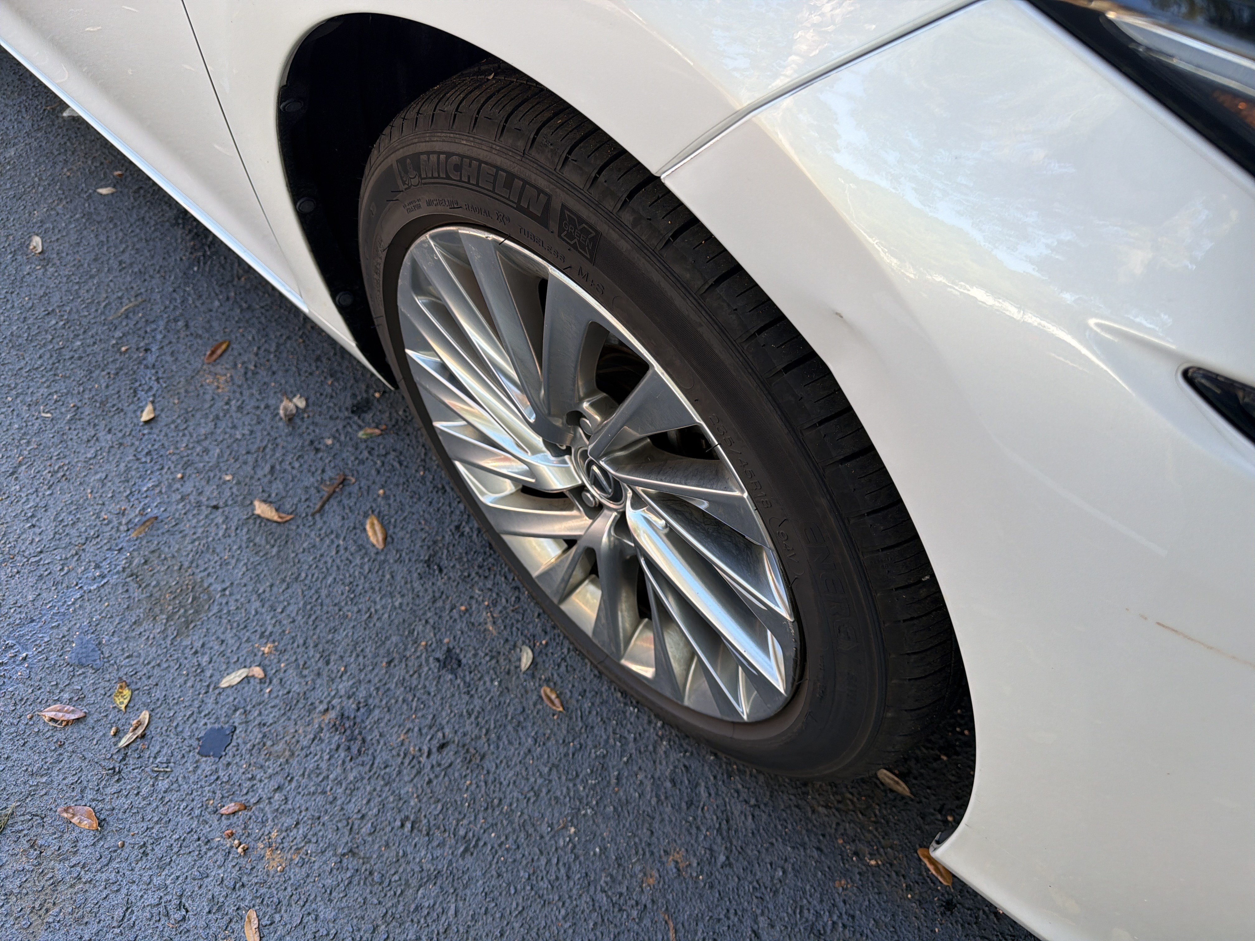 Used 2021 Lexus ES 300h w/ Accessory Package FWD image 11