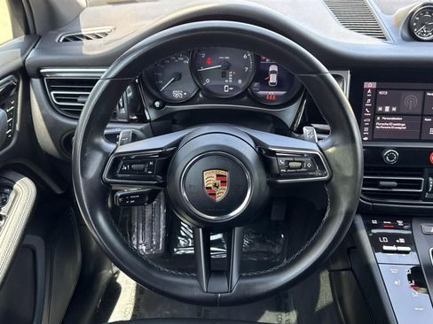 Used 2022 Porsche Macan image 10