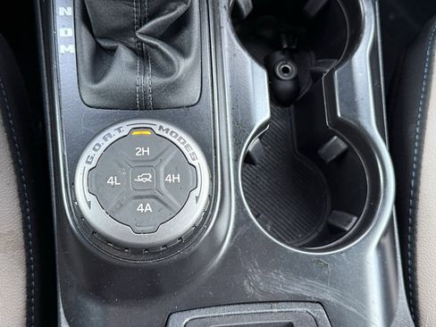 Used 2024 Ford Bronco Wildtrak image 38