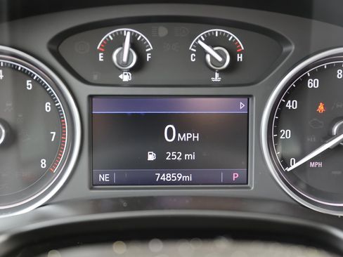 Used 2020 Buick Enclave Essence image 42