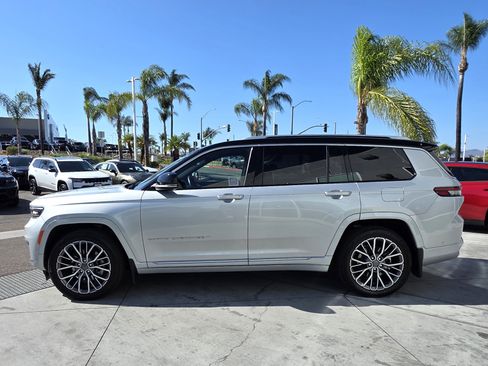 Certified 2023 Jeep Grand Cherokee L Summit AWD/4WD image 2