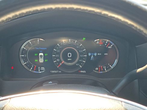 Used 2017 Cadillac Escalade Premium Luxury AWD/4WD image 17