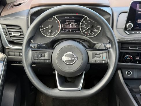 Used 2023 Nissan Rogue SV AWD/4WD image 31