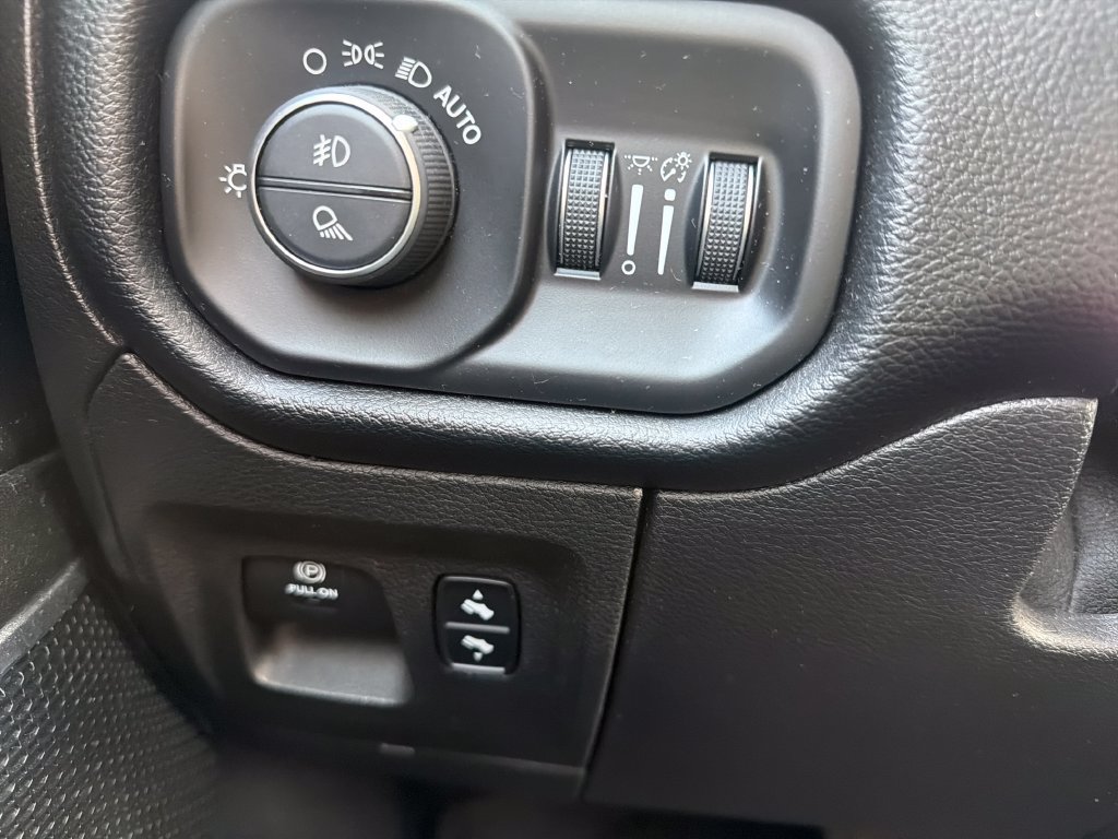 Used 2020 RAM 1500 Laramie AWD/4WD image 21