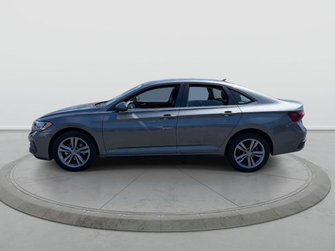 Used 2024 Volkswagen Jetta SE FWD image 4