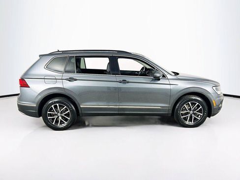 Certified 2021 Volkswagen Tiguan SE w/ Panoramic Sunroof Package AWD/4WD image 4