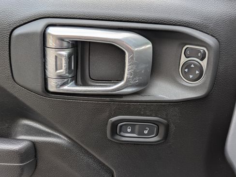 Used 2024 Jeep Wrangler Sport S image 14