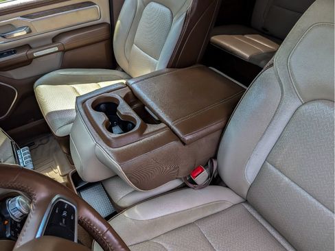 Used 2020 RAM 1500 Laramie AWD/4WD image 18