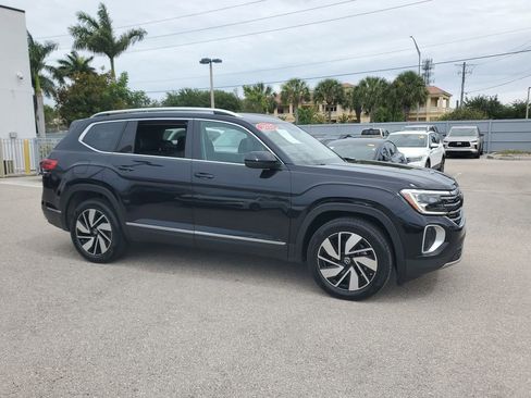 Certified 2025 Volkswagen Atlas SEL AWD/4WD image 3
