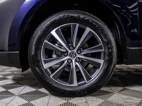 Used 2024 Toyota Venza LE image 36