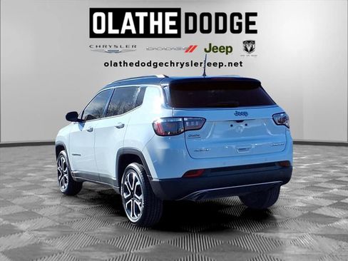 Used 2023 Jeep Compass Limited image 3