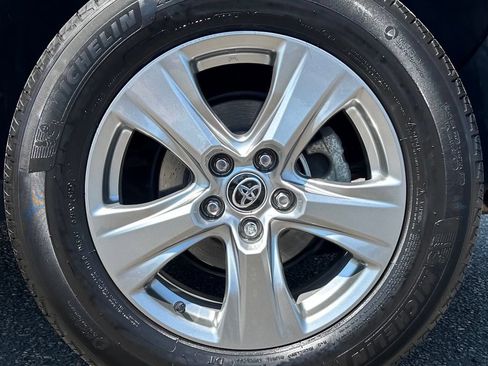 Certified 2024 Toyota RAV4 XLE AWD/4WD image 27