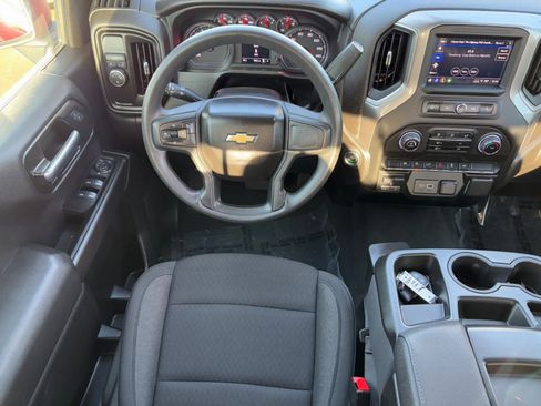 Used 2025 Chevrolet Silverado 1500 Custom image 15