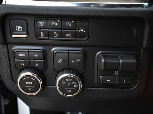 New 2025 Chevrolet Tahoe High Country w/ Sun And Tow Package image 25