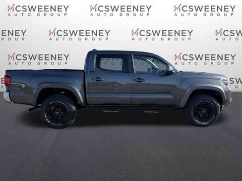 Used 2020 Toyota Tacoma SR5 RWD image 11