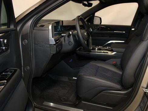 New 2026 Cadillac Escalade IQ Sport 1 w/ LPO, ONYX Package AWD/4WD image 4