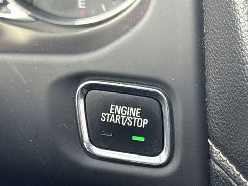 Certified 2018 GMC Acadia Denali w/ Technology Package image 19