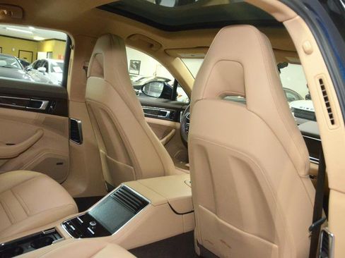 Used 2020 Porsche Panamera 4S image 29
