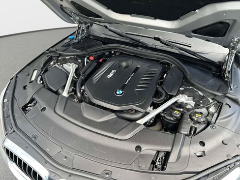 Used 2019 BMW 740i RWD image 11