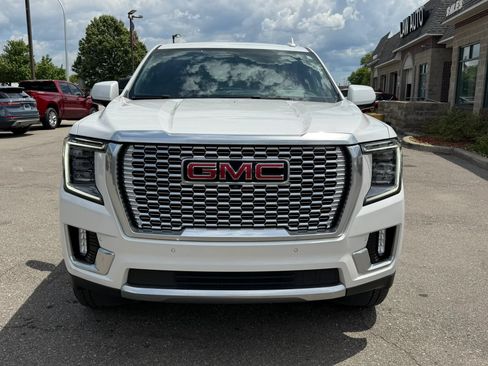 Used 2021 GMC Yukon XL Denali w/ Denali Ultimate Package AWD/4WD image 8