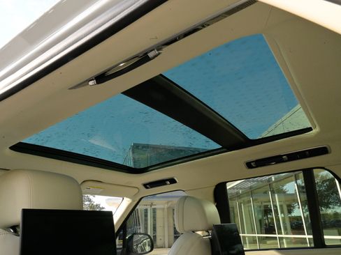 Used 2023 Land Rover Range Rover Autobiography image 39