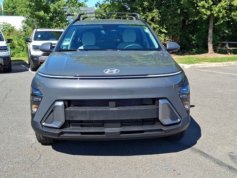 Used 2025 Hyundai Kona SEL AWD/4WD image 2