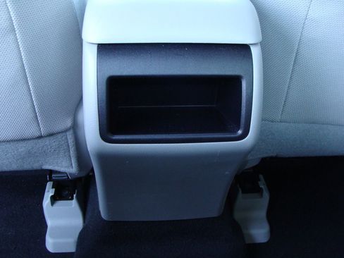 Used 2014 Toyota Camry LE FWD image 23
