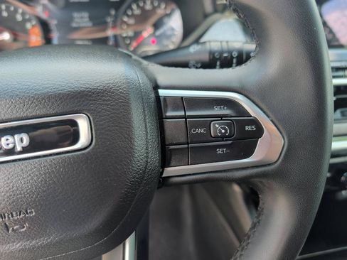 Used 2024 Jeep Compass Latitude AWD/4WD image 20