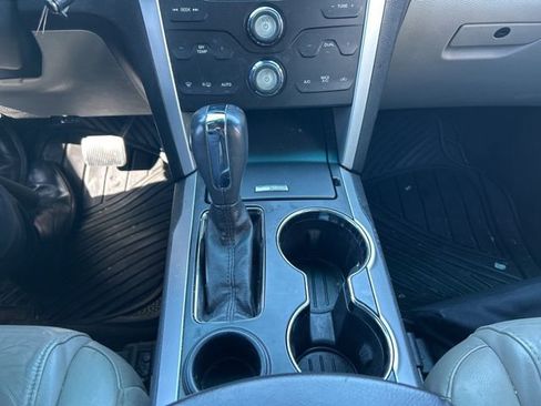 Used 2014 Ford Explorer XLT w/ Equipment Group 202A FWD image 14