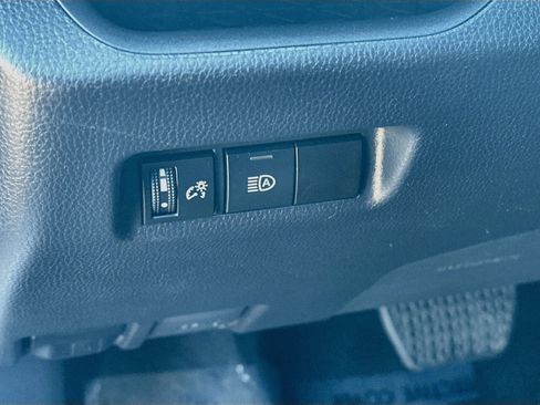 Used 2025 Toyota RAV4 LE AWD/4WD image 16