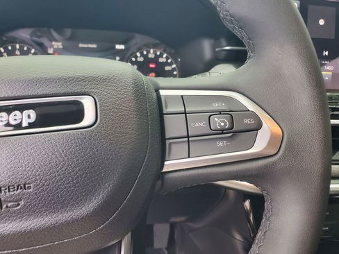 Used 2023 Jeep Compass Latitude AWD/4WD image 23