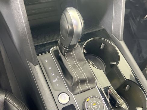 Used 2023 Volkswagen Atlas Cross Sport SE image 16