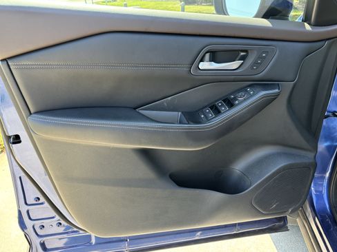 Used 2023 Nissan Rogue SL FWD image 14