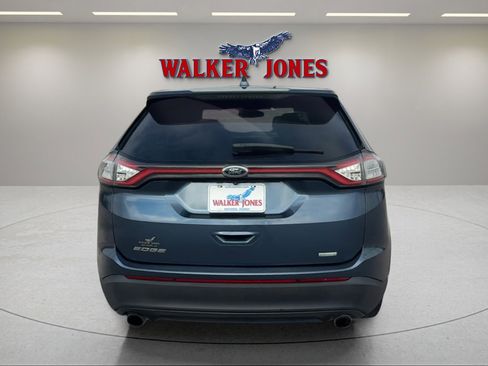 Used 2018 Ford Edge SE image 4