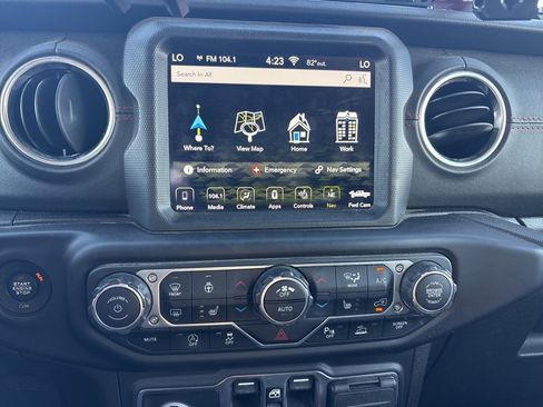 Used 2020 Jeep Gladiator Rubicon image 16