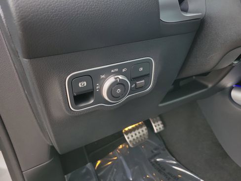 New 2026 Mercedes-Benz GLB 35 AMG 4MATIC image 17