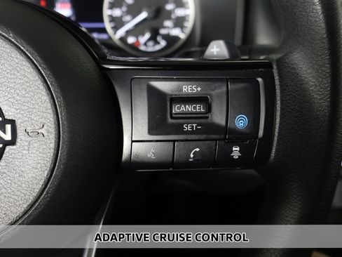 Used 2023 Nissan Rogue SV AWD/4WD image 3