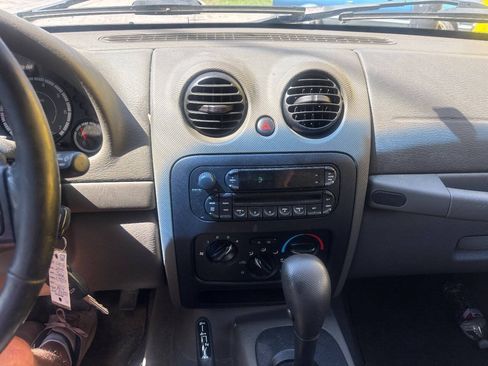 Used 2006 Jeep Liberty Sport AWD/4WD image 17