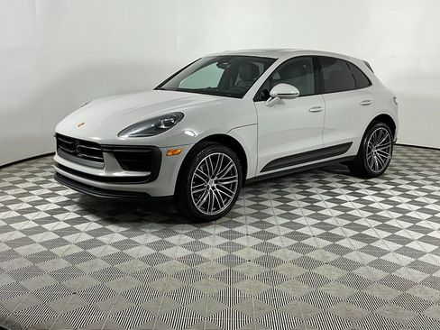 Used 2023 Porsche Macan Turbo image 1