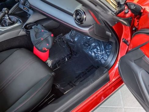Used 2016 MAZDA MX-5 Miata Club RWD image 40
