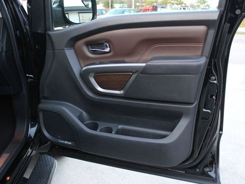 Used 2017 Nissan Titan Platinum Reserve image 28
