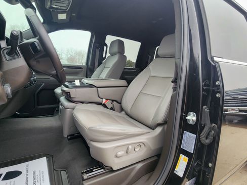 Used 2025 Chevrolet Silverado 2500 LTZ image 13