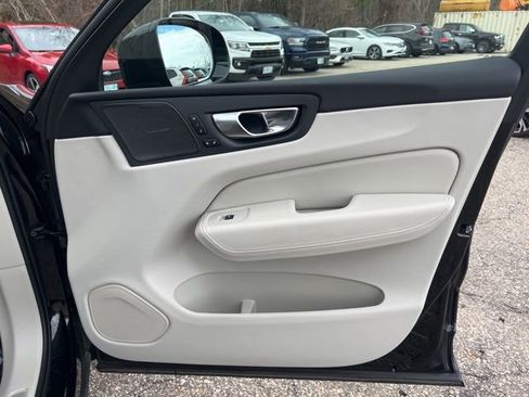 Certified 2024 Volvo XC60 T8 Ultimate w/ Protection Package Premier AWD/4WD image 16